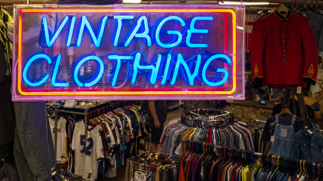 Vintagekläder = Tidlös stil som överlever trender
