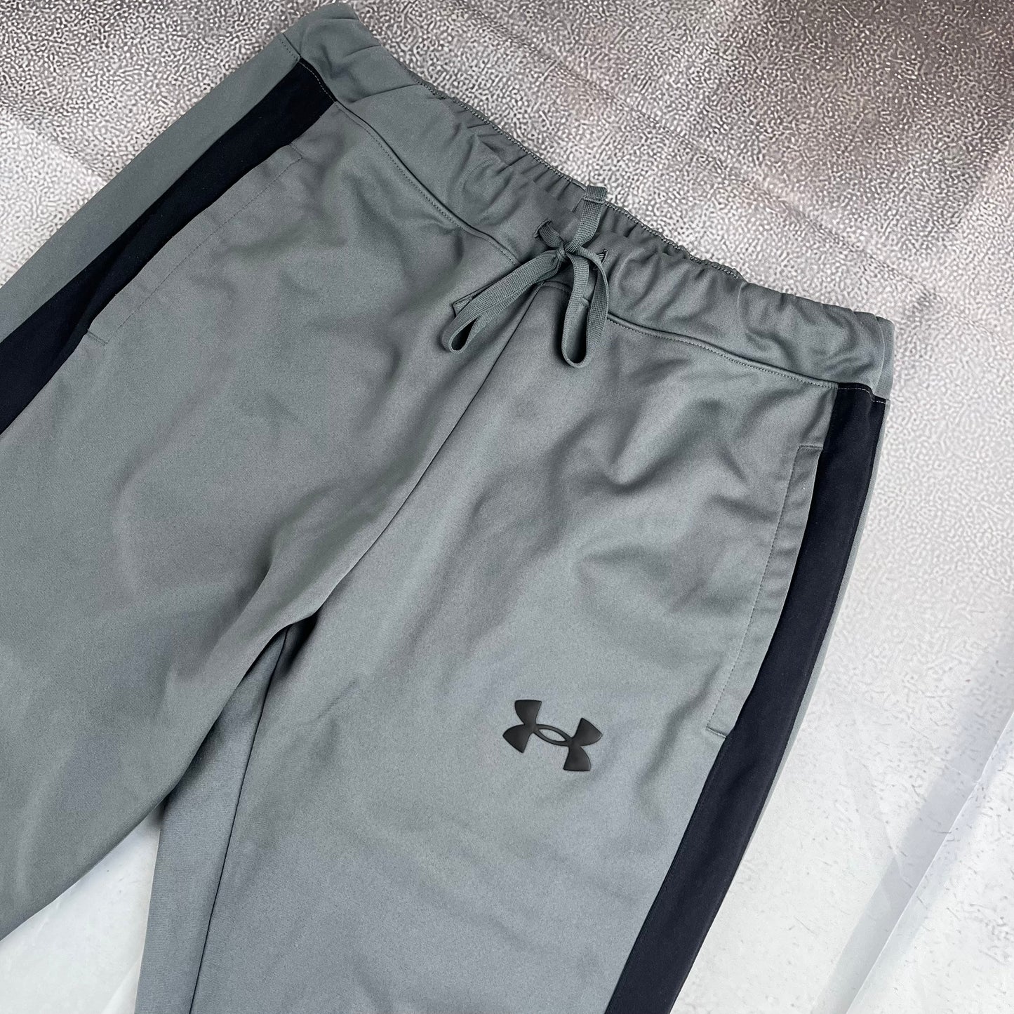 Under Armour - Track Suit