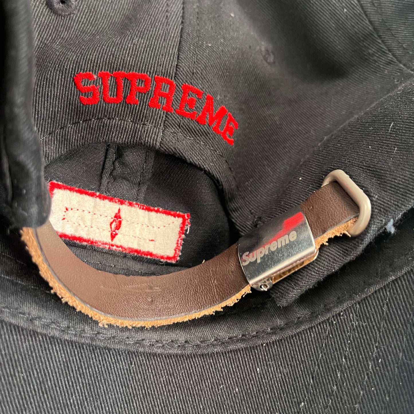 Supreme -  Keps